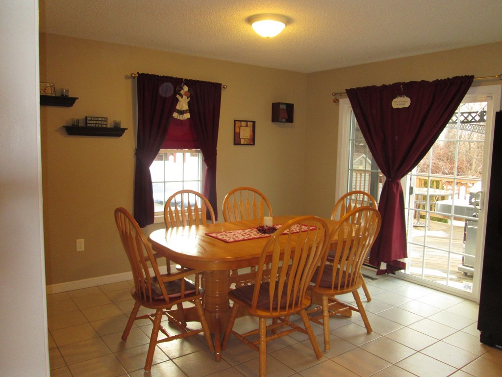 28 Jimmy Court Springfield, MA 01104 - Photo 6 of 22 Gallery Image 6