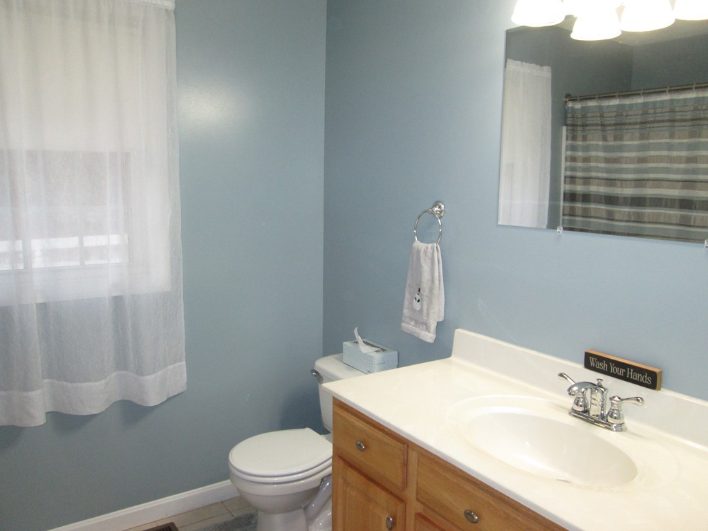 28 Jimmy Court Springfield, MA 01104 - Photo 7 of 22 Gallery Image 7