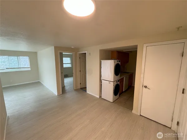 $1,450 | 929 North 105th Street, Unit C, Seattle, WA 98133