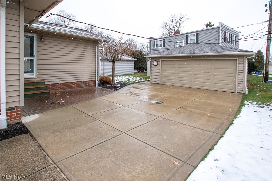 32301 Knobel Road Willowick, OH 44095 - Photo 32 of 35