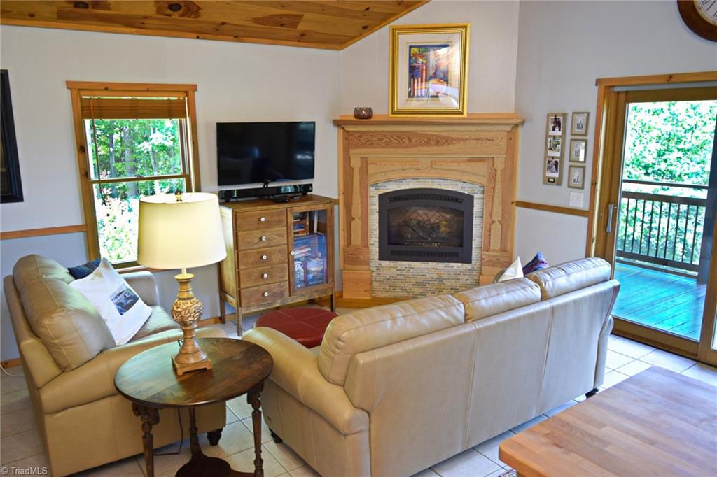 564 Wolf Pen Road Purlear, NC 28665 - Photo 3 of 30