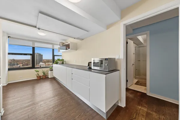 $450,000 | 5801 North Sheridan Road, Unit 14A, Chicago, IL 60660
