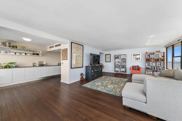 $450,000 | 5801 North Sheridan Road, Unit 14A, Chicago, IL 60660