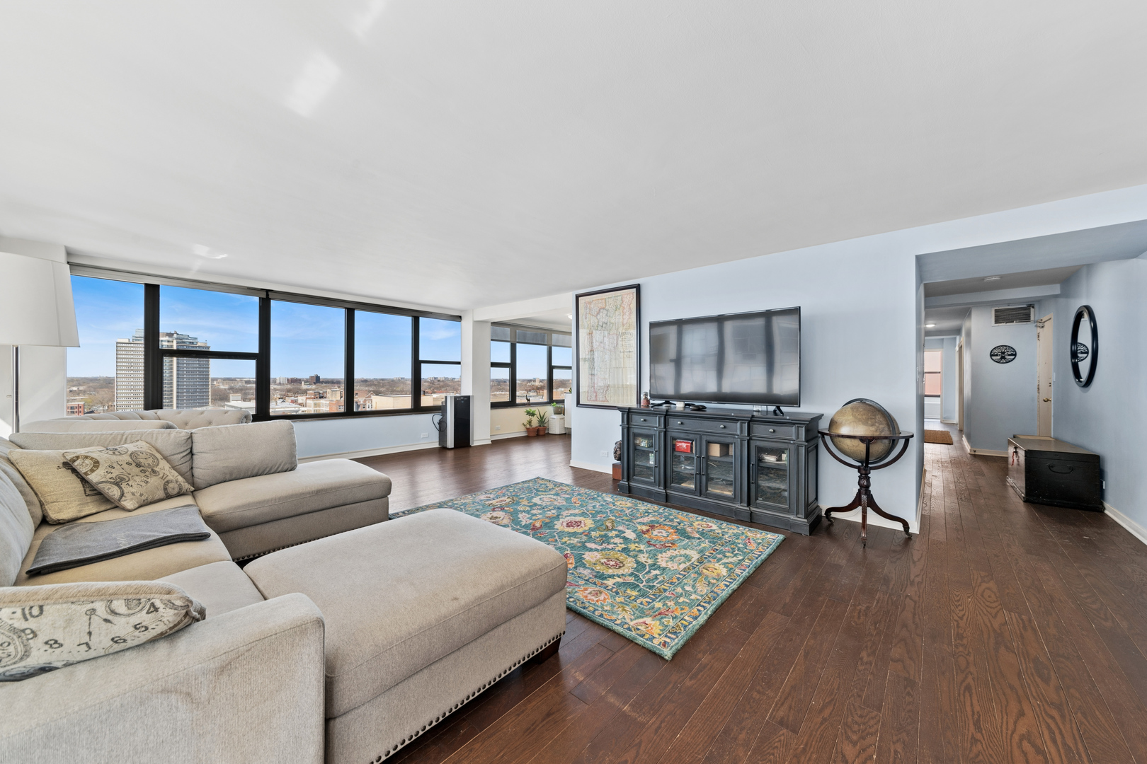 5801 North Sheridan Road, Unit 14A Chicago, IL 60660 - Photo 9 of 18