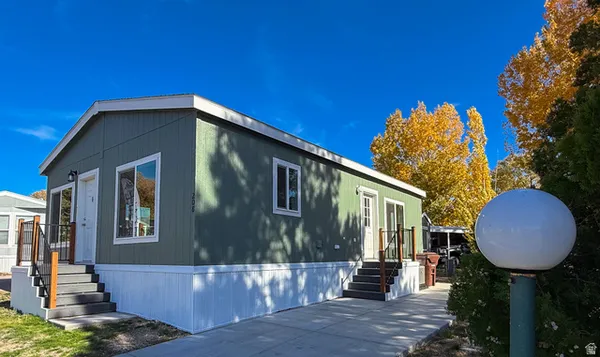 $75,900 | 208 Darlington Way, Layton, UT 84041