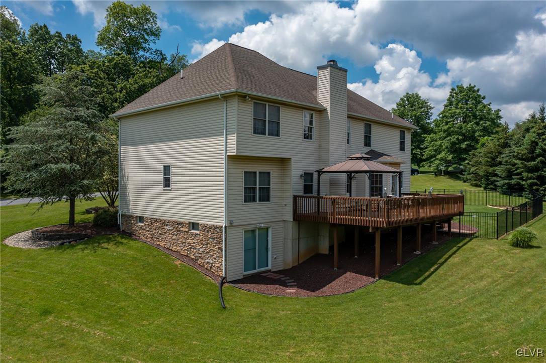 220 West Butternut Road Hellertown, PA 18055 - Photo 7 of 50 a front view of a house with a garden