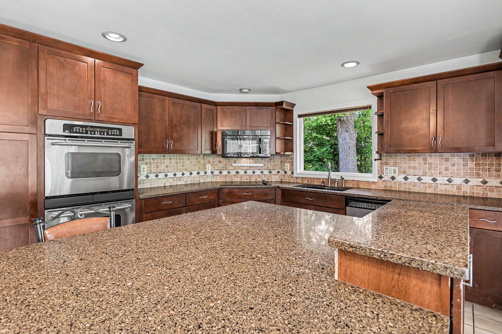 3086 Springbrook Drive Kalamazoo, MI 49004 - Photo 11 of 56 016_file_9040