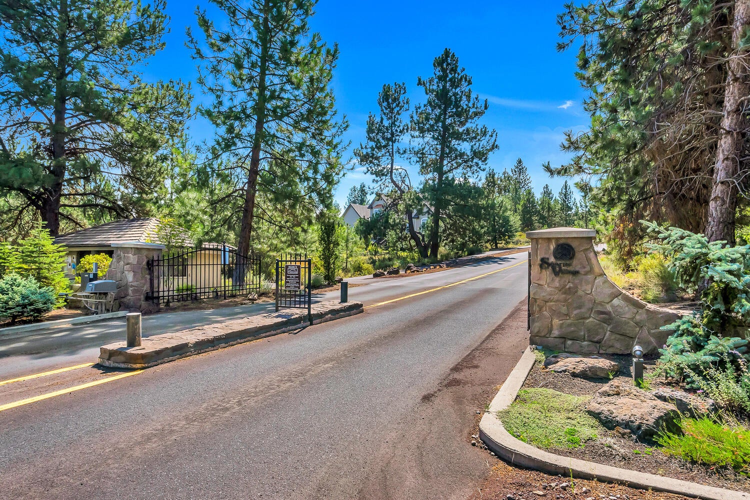 19666 Sunshine Way Bend, OR 97702 - Photo 31 of 31 SRV Entry