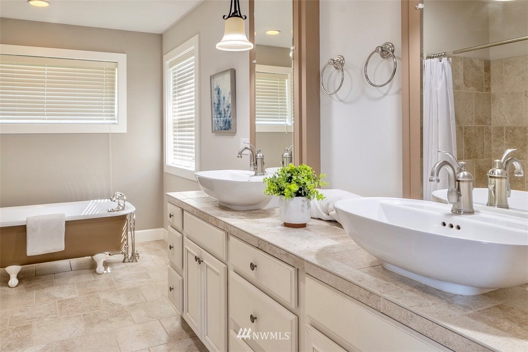 246 Lighthouse Way Freeland, WA 98249 - Photo 19 of 33