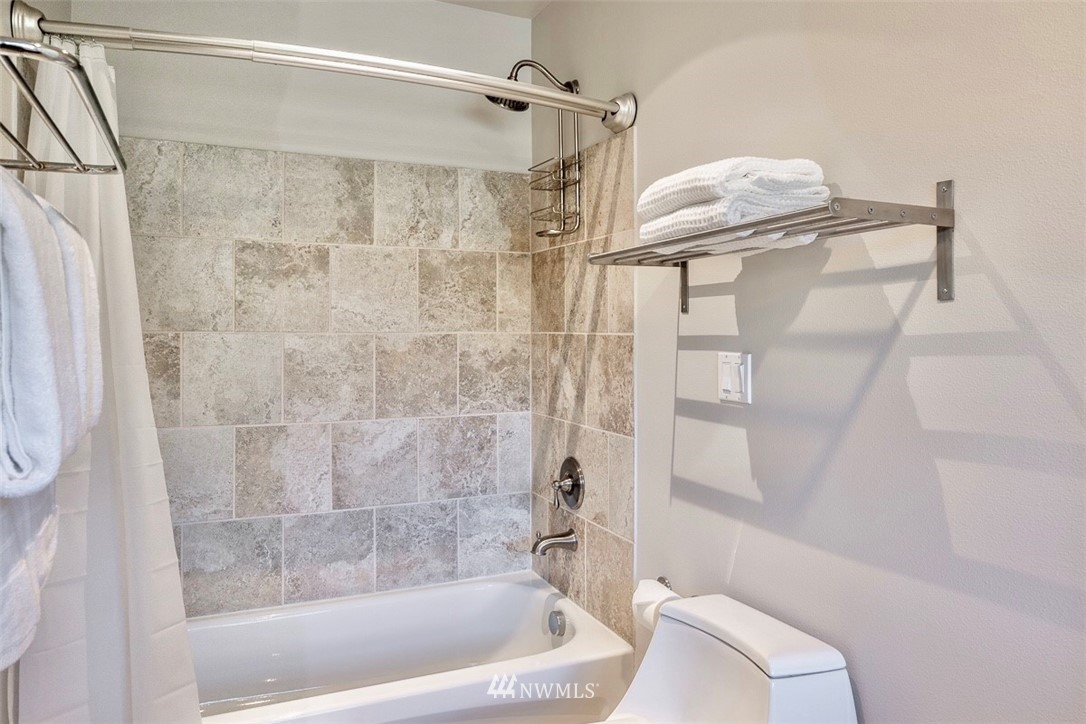 246 Lighthouse Way Freeland, WA 98249 - Photo 23 of 33