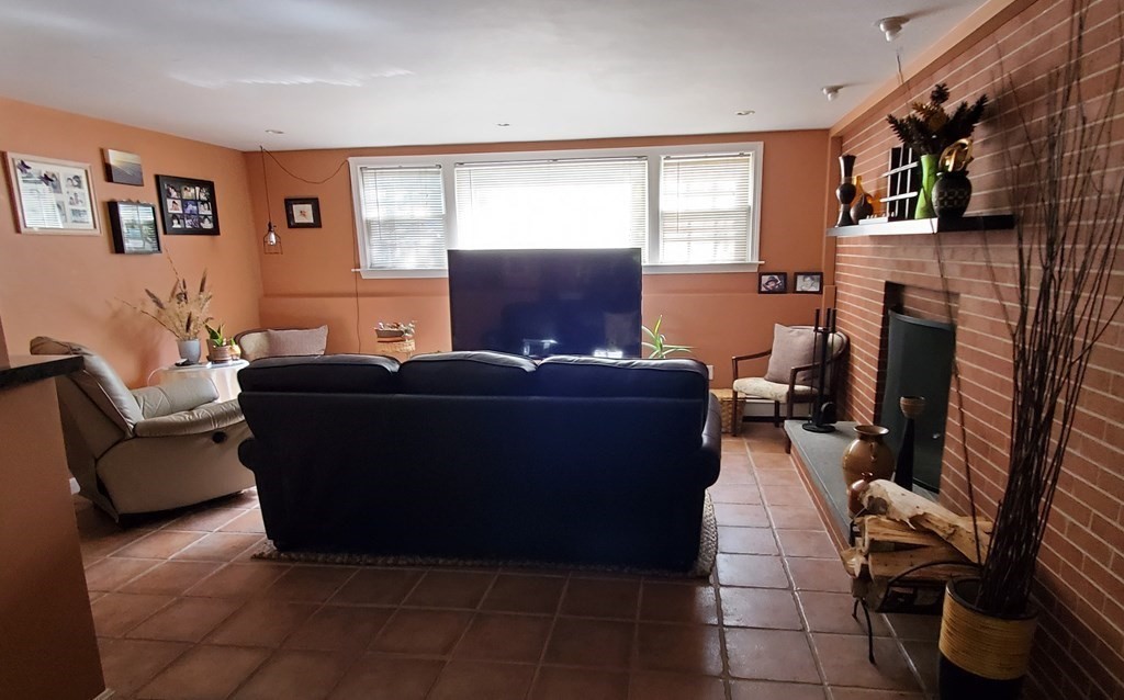 6 Lawrence Lane Lexington, MA 02421 - Photo 13 of 21 Gallery Image 13