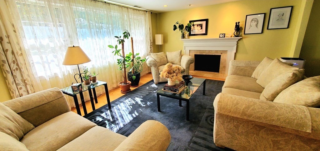 6 Lawrence Lane Lexington, MA 02421 - Photo 3 of 21 Gallery Image 3