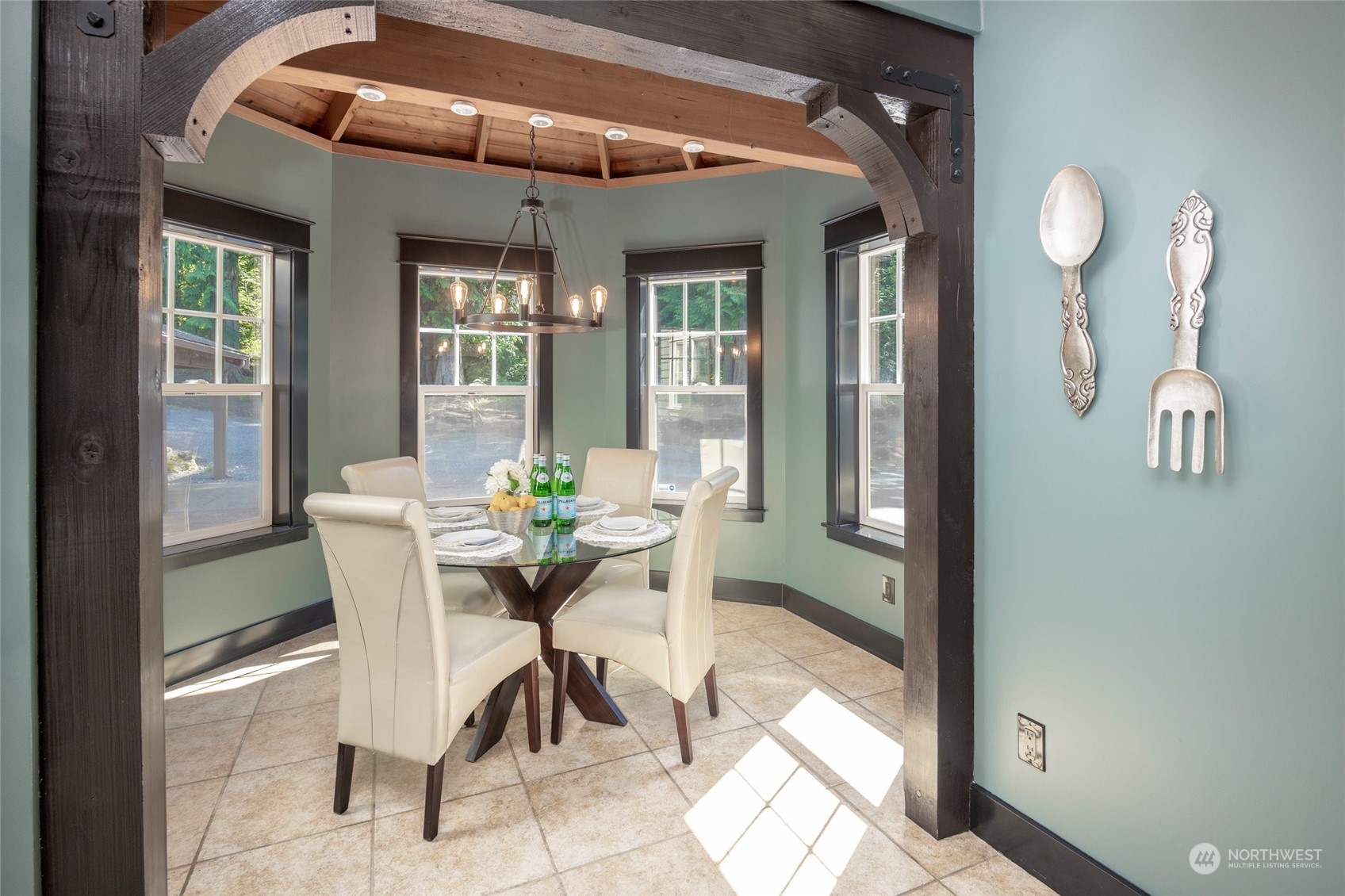 25635 Southeast Old Black Nugget Road Issaquah, WA 98029 - Photo 11 of 39 a dining room with furniture and window
