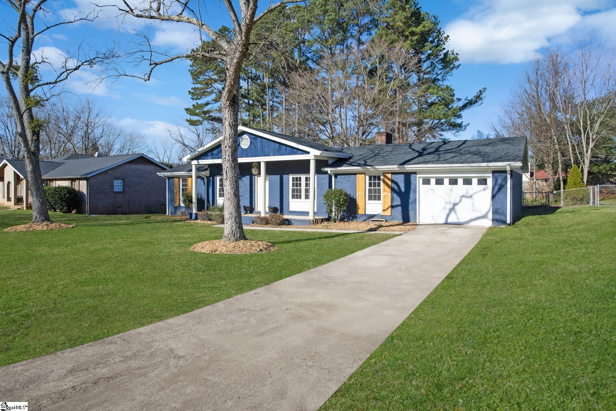 13 Tussock Road Greenville, SC 29615 - Photo 3 of 25 Gallery Image 3