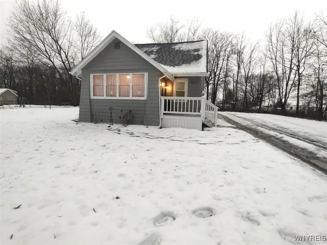 $275,000 | 9500 Southwood Drive, Evans, NY 14006