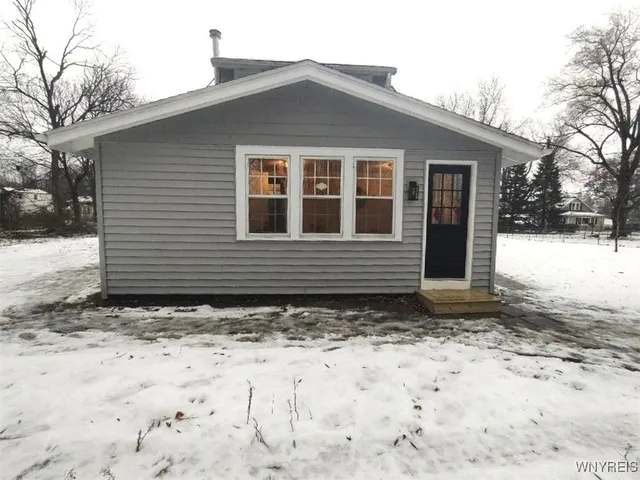 $275,000 | 9500 Southwood Drive, Evans, NY 14006