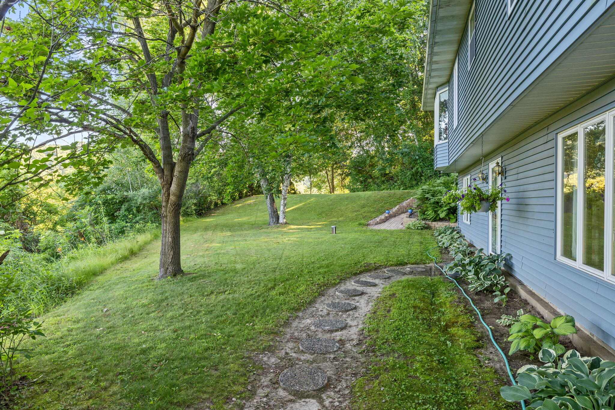 W5751 Koss Road Onalaska, WI 54650 - Photo 27 of 31 Walkway to main entrance