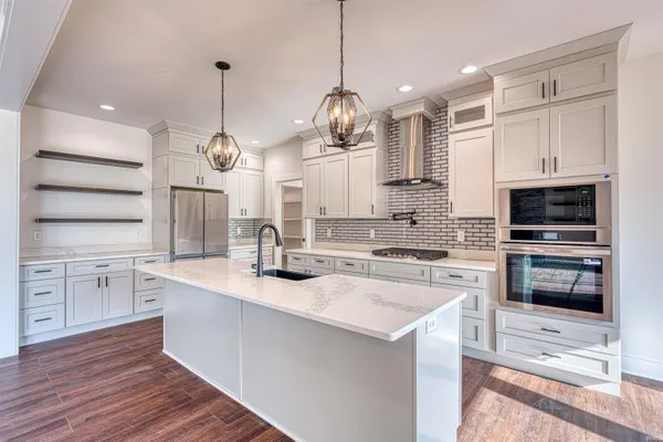 $649,000 | 6244 Sable Ridge Drive, Newburgh, IN 47630
