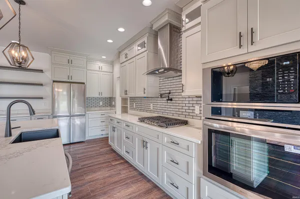$649,000 | 6244 Sable Ridge Drive, Newburgh, IN 47630