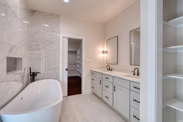 $649,000 | 6244 Sable Ridge Drive, Newburgh, IN 47630
