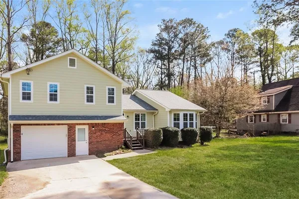 $1,750 | 3981 North Martin Way, Lithia Springs, GA 30122