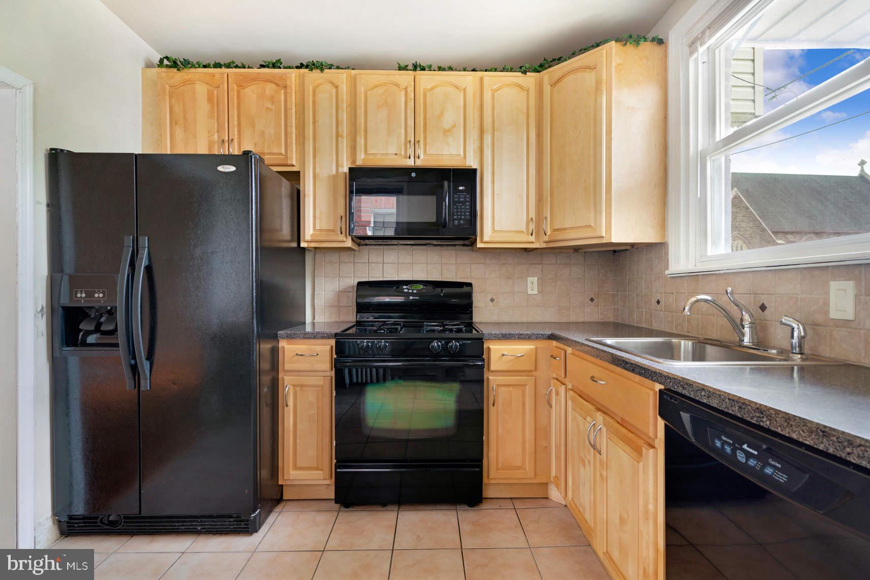 7302 Sommers Road Philadelphia, PA 19138 - Photo 12 of 24 Kitchen