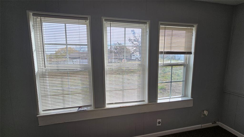 904 Duncan Street Denton, TX 76205 - Photo 18 of 40 an empty room with a window