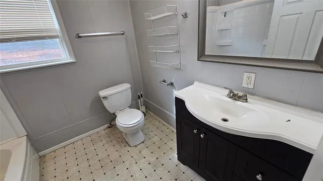 a close view of a bathtub in bathroom