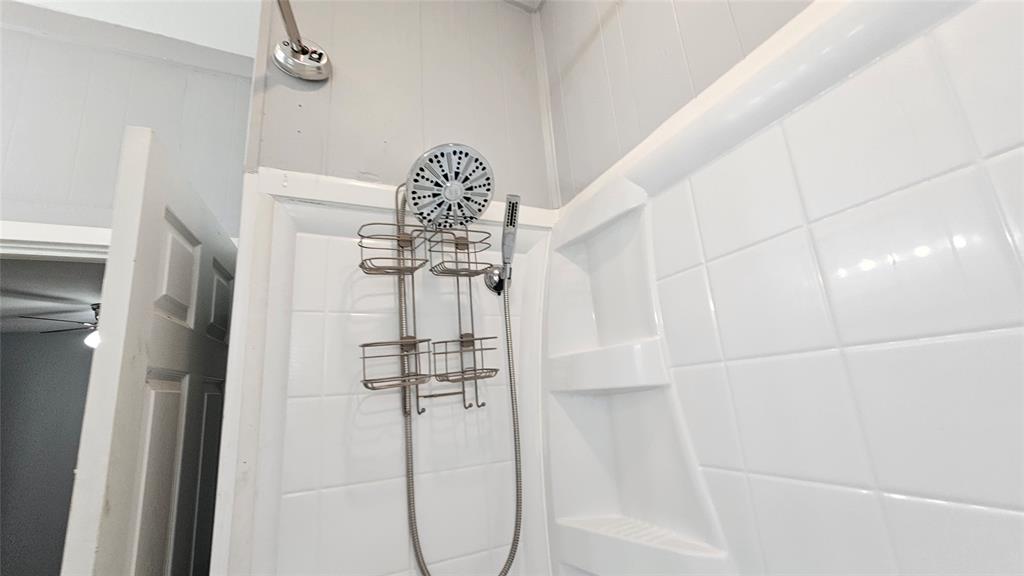 904 Duncan Street Denton, TX 76205 - Photo 37 of 40 a close view of light fixtures and entryway