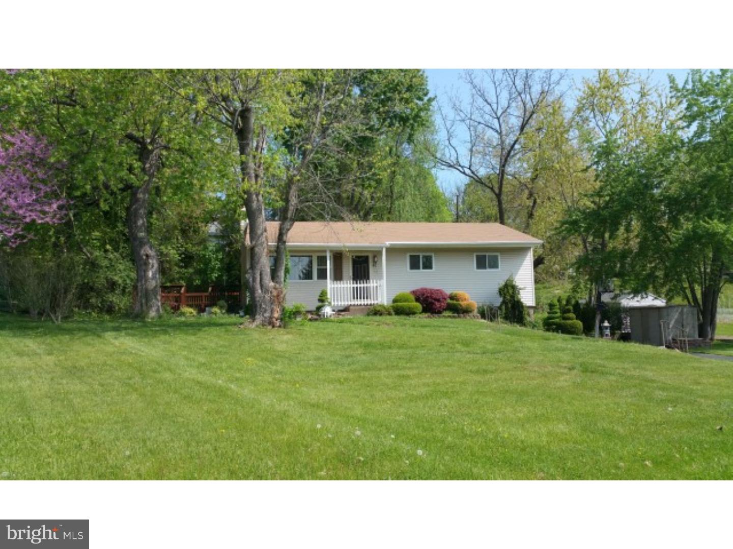32 St Dunstans Road Hatboro, PA 19040 - Photo 2 of 25