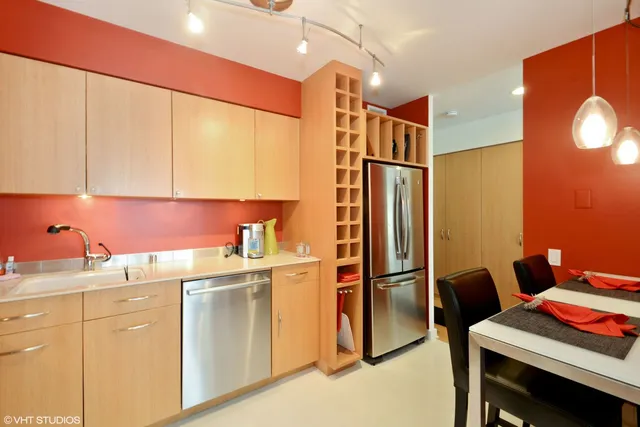 $2,500 | 260 East Chestnut Street, Unit 2603, Chicago, IL 60611