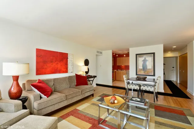 $2,500 | 260 East Chestnut Street, Unit 2603, Chicago, IL 60611