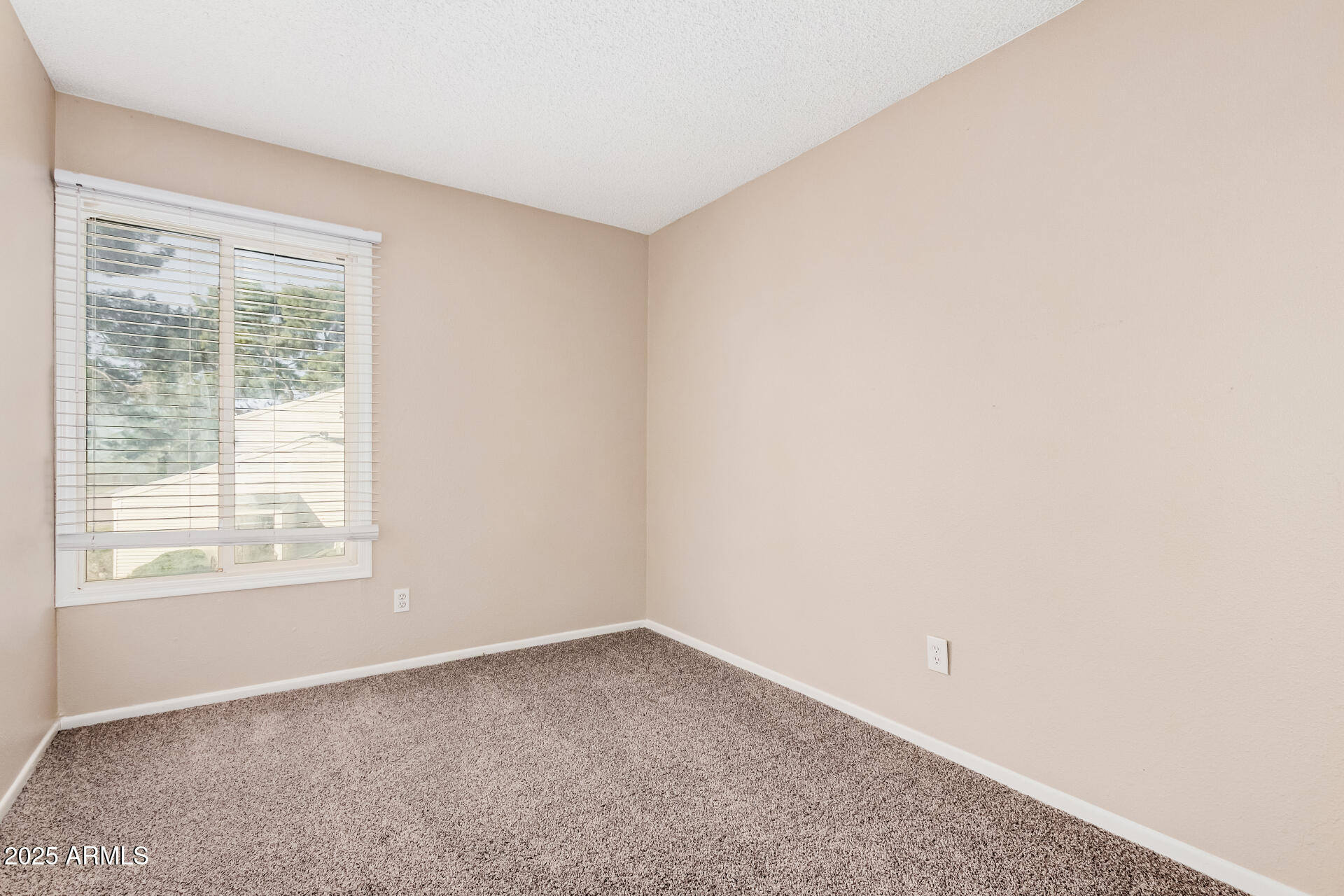 6556 South La Rosa Drive Tempe, AZ 85283 - Photo 16 of 22 17 La Rosa