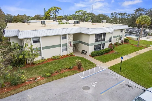 $135,000 | 2302 Sunrise Boulevard, Unit 206, Fort Pierce, FL 34982