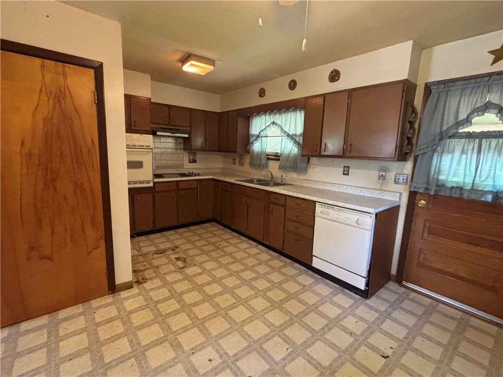 9 Gilbert Street Oneonta, NY 13820 - Photo 2 of 23