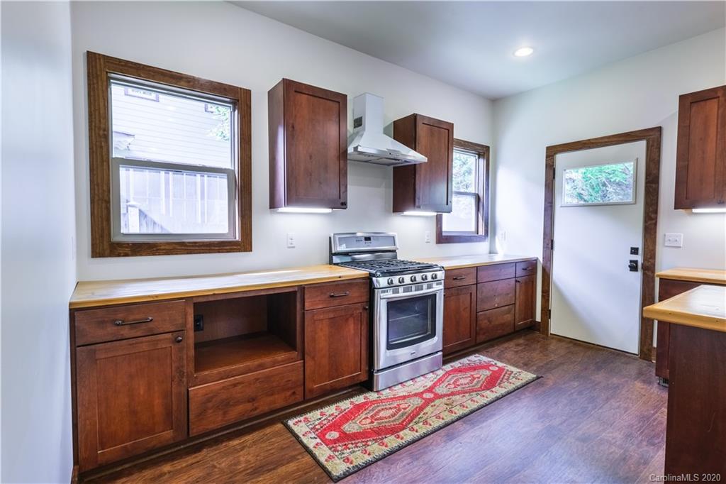 849 Kanuga Road Hendersonville, NC 28739 - Photo 8 of 24 Gallery Image 8