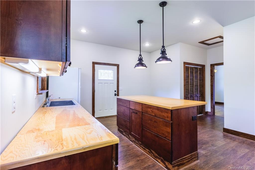 849 Kanuga Road Hendersonville, NC 28739 - Photo 10 of 24 Gallery Image 10