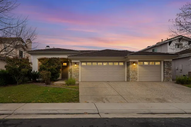 $679,000 | 9973 West Taron Drive, Elk Grove, CA 95757