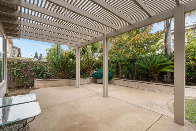 $679,000 | 9973 West Taron Drive, Elk Grove, CA 95757
