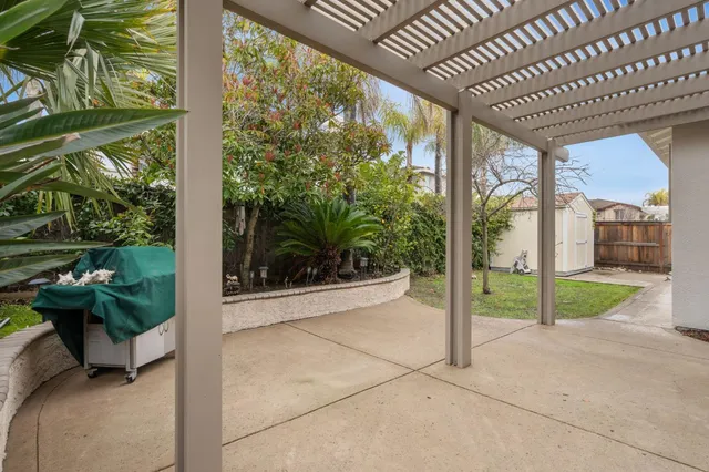 $679,000 | 9973 West Taron Drive, Elk Grove, CA 95757