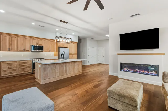 $679,000 | 9973 West Taron Drive, Elk Grove, CA 95757