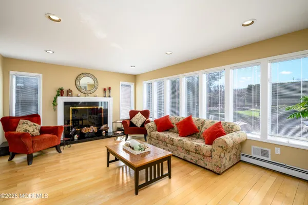 $1,200,000 | 29 Terence Drive, Manalapan, NJ 07726