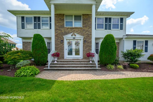 $1,200,000 | 29 Terence Drive, Manalapan, NJ 07726