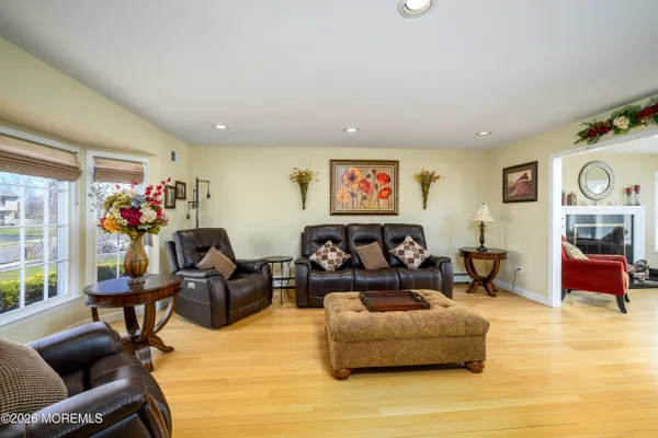 $1,200,000 | 29 Terence Drive, Manalapan, NJ 07726