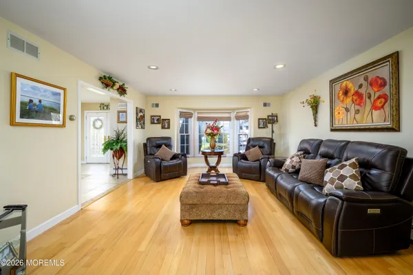 $1,200,000 | 29 Terence Drive, Manalapan, NJ 07726