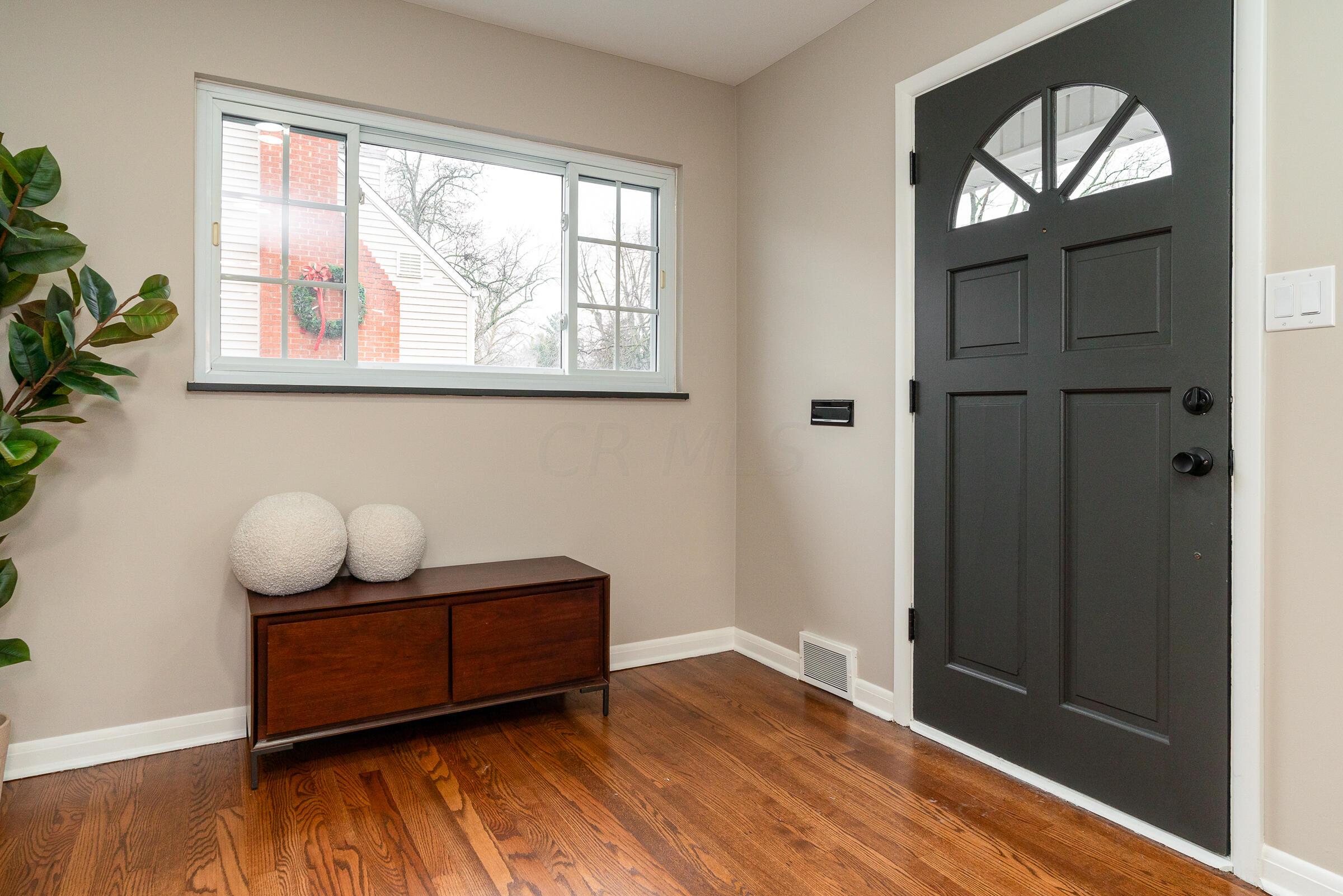 3229 Kenyon Road Columbus, OH 43221 - Photo 4 of 51 3229 Kenyon Rd-25