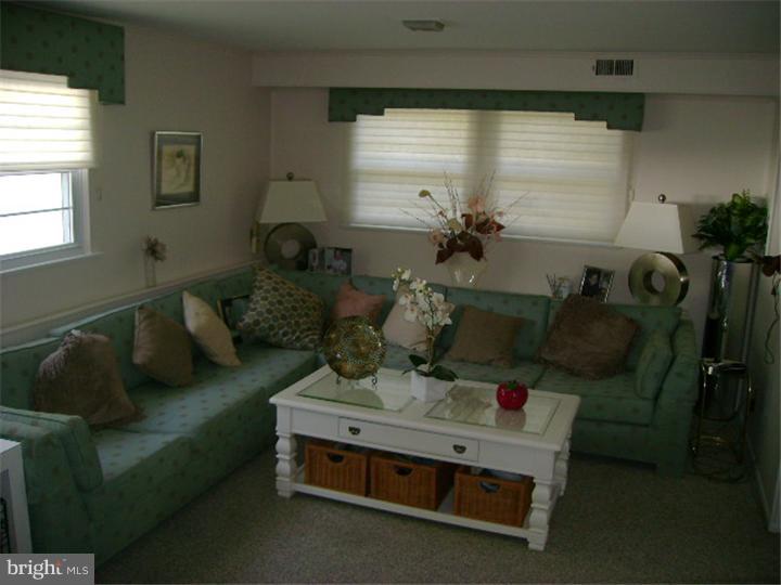 619 Parry Road Cinnaminson, NJ 08077 - Photo 4 of 15 Family Room