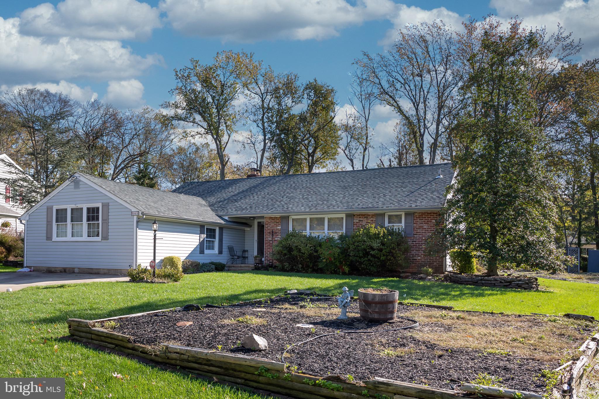 545 Pelham Road Cherry Hill, NJ 08034 - Photo 3 of 38