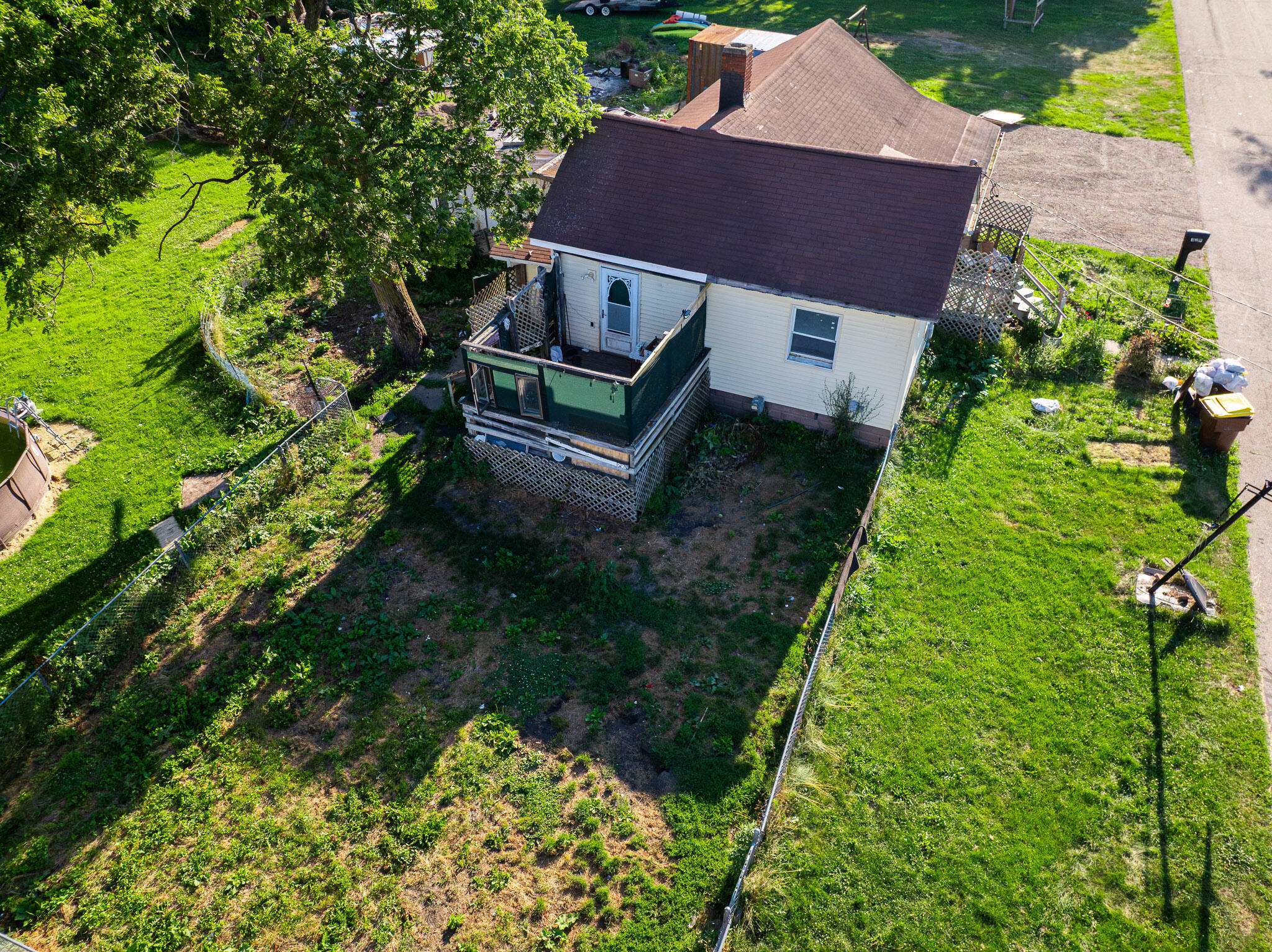 329 Webber Street Ionia, MI 48846 - Photo 1 of 8 -