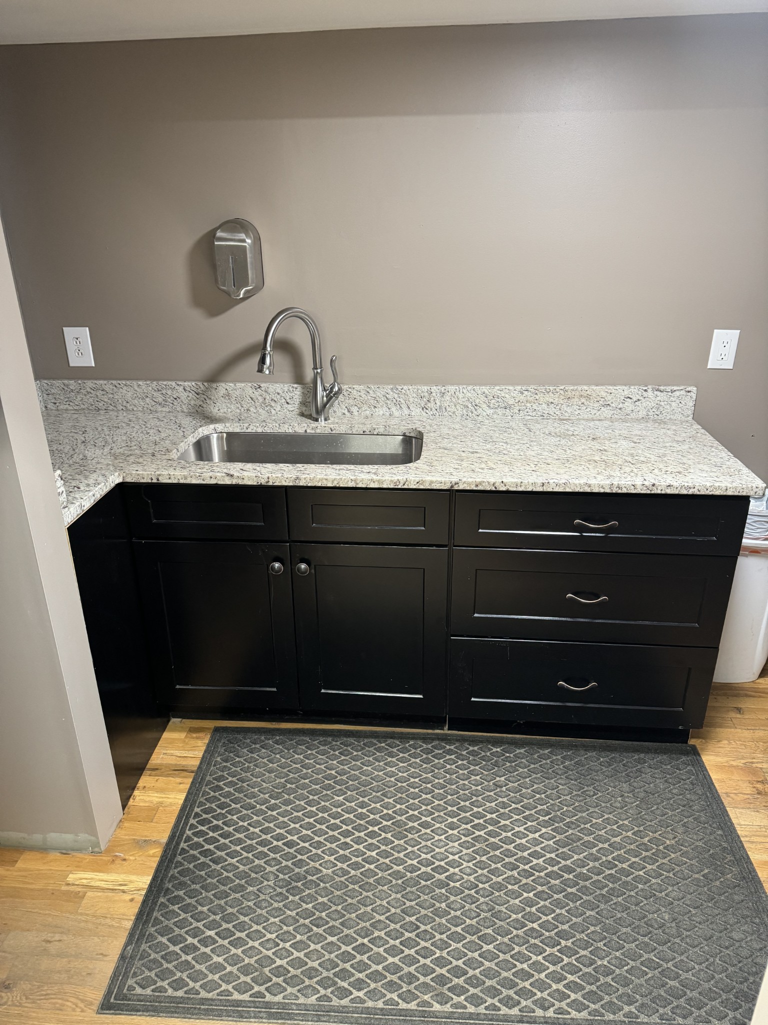 610 West Burton Street Murfreesboro, TN 37130 - Photo 14 of 32 a closeup of a sink